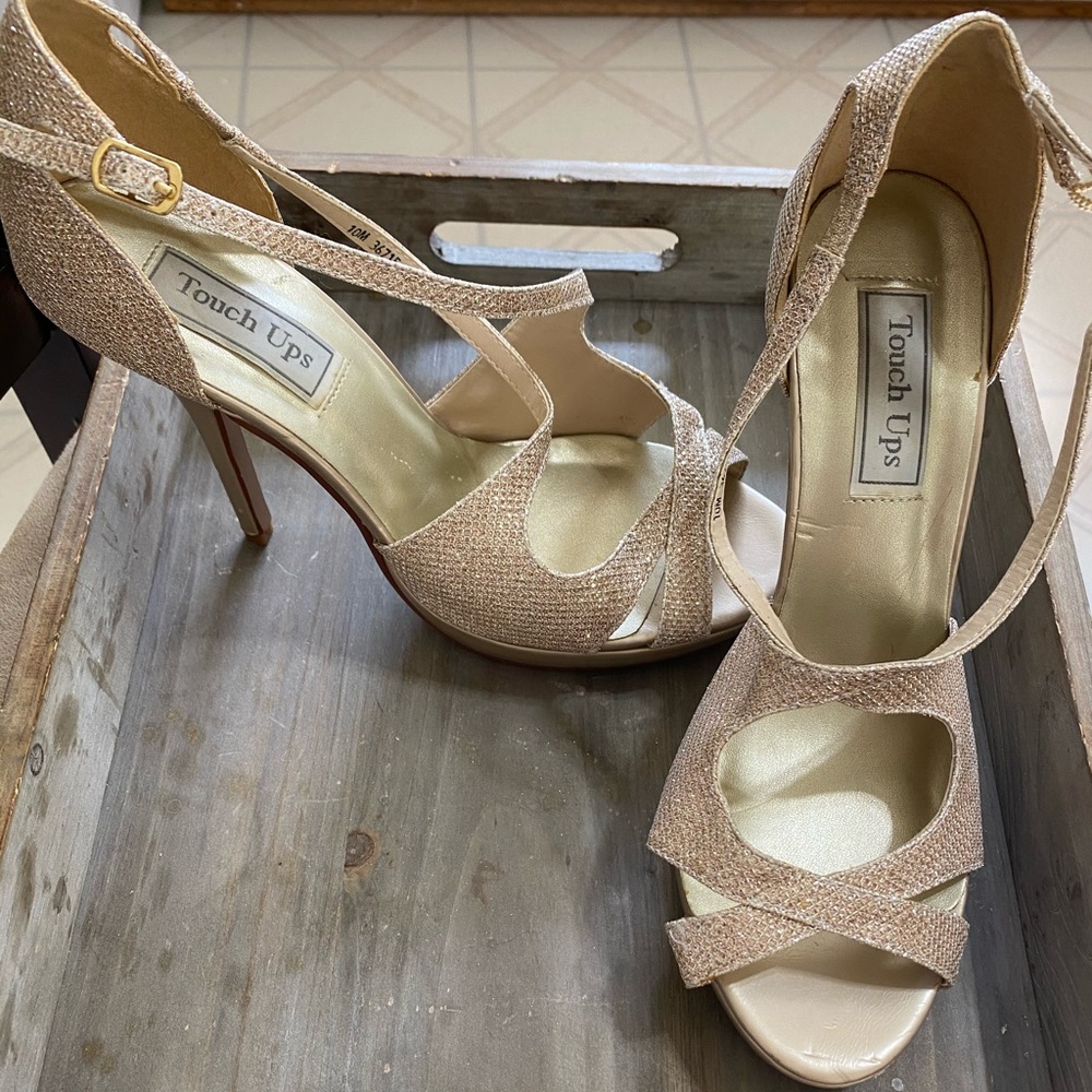 Gold sparkles heels